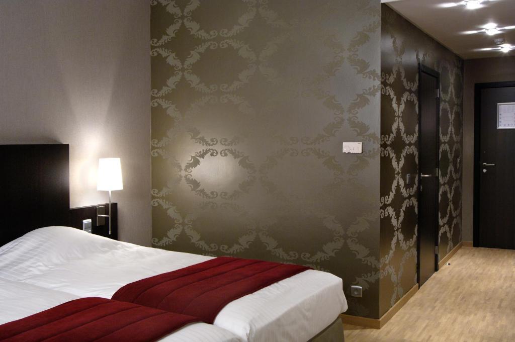 לוקרן Biznis Hotel מראה חיצוני תמונה