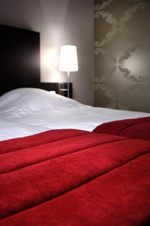 לוקרן Biznis Hotel מראה חיצוני תמונה