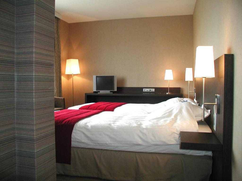 לוקרן Biznis Hotel חדר תמונה